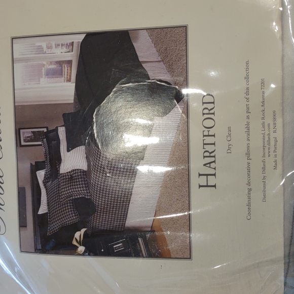 Noble Excellence Hartford Queen Bedskirt - Picture 2 of 4